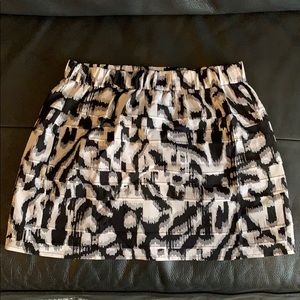 Express bk/wh/gr mini skirt